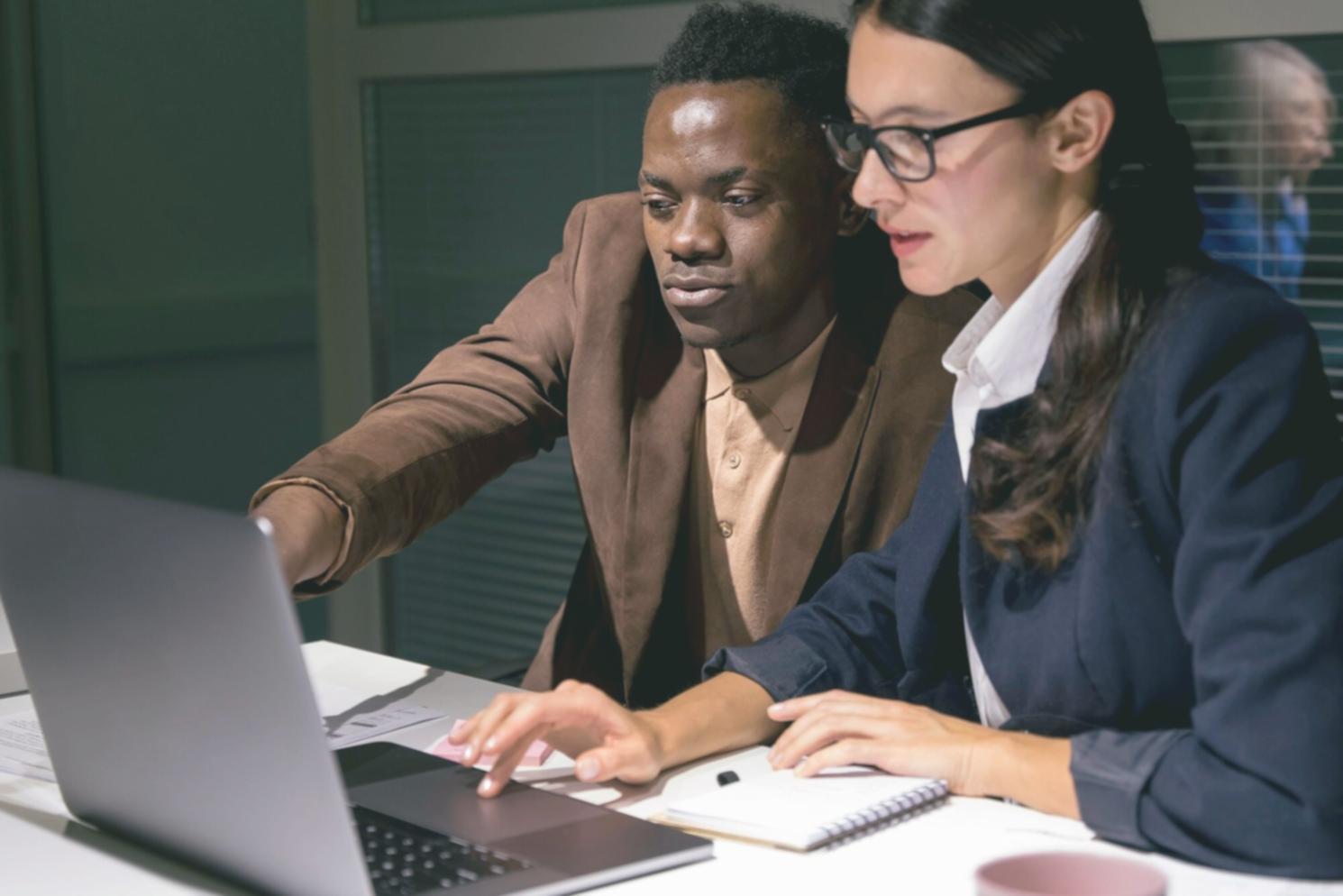 Representación visual de seguridad financiera y prevención de fraude